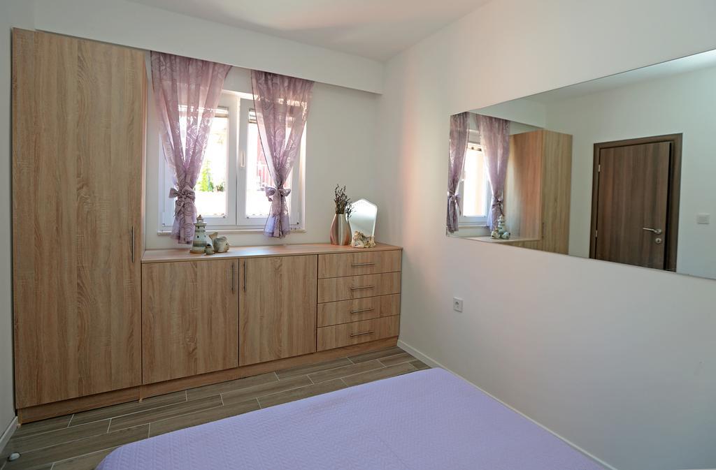 Ferienwohnung Catherine's Garden Šibenik Zimmer foto